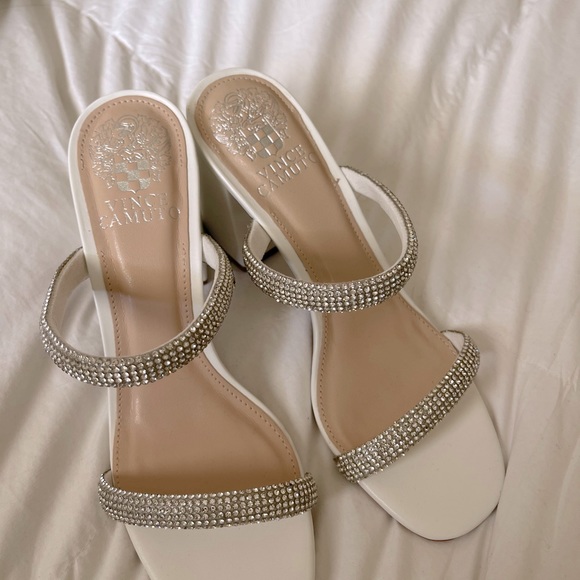 Vince Camuto Shoes - VINCE CAMUTO size 35.5 heels